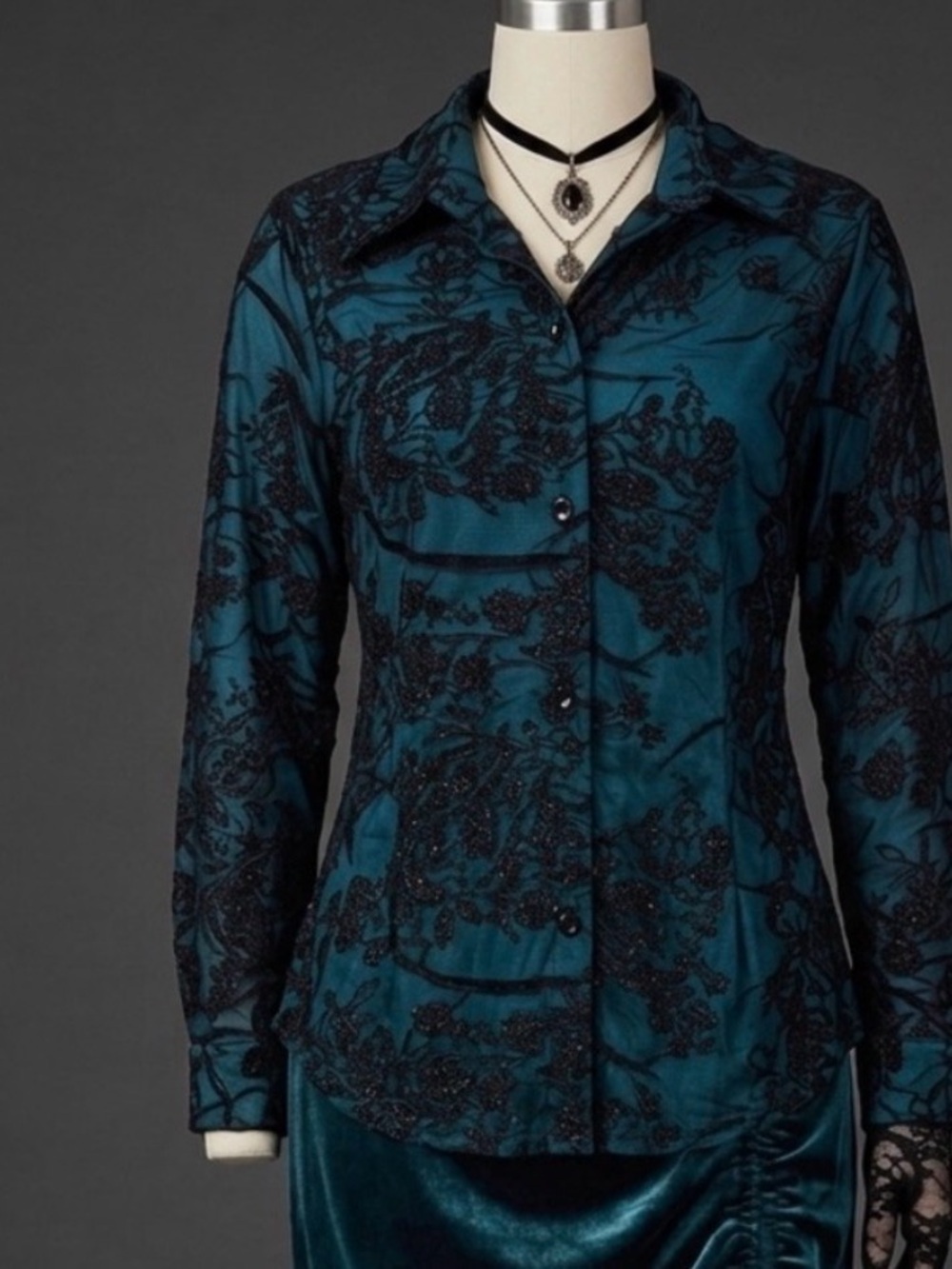 Coldwater Creek Teal Black
Flocked Floral Mesh Blouse
Glitter Shimmer Top L